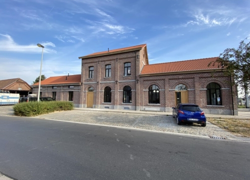 Gerenoveerd duplex-appartement met twee slaapkamers te Ardooie centrum!