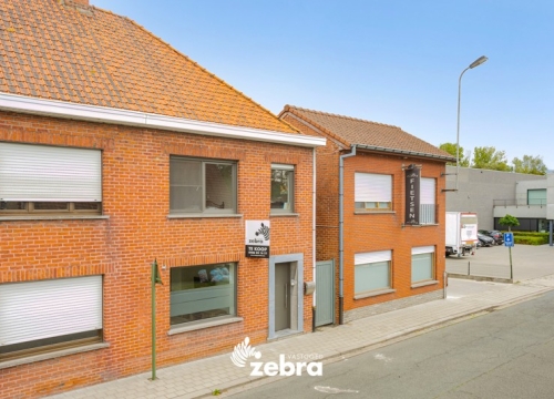 Ruime halfopen bebouwing met 3 slaapkamers en ruime opslagruimte