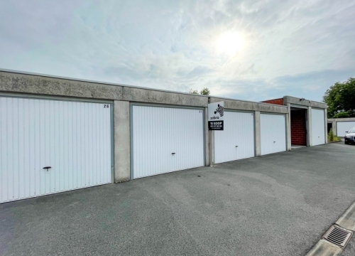 Ruime garage op wandelafstand van centrum Tielt!