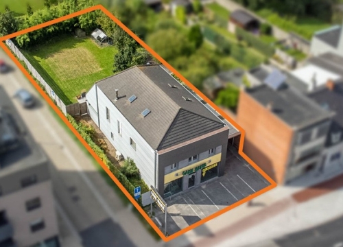 Veelzijdig handelspand met woonst op centrale ligging te Roeselare!