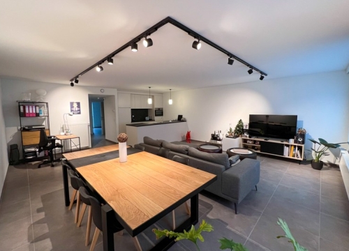 Instapklaar en geschilderd nieuwbouwappartement te Meulebeke!