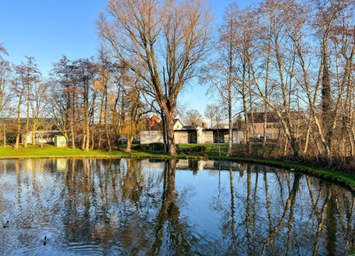 Vrijstaande bungalow met zuidgerichte tuin en prachtig zicht in centrum Tielt!
