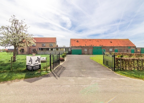 Hoeve op een perceel van 10.000 m² in de Maldegemse Polder!
