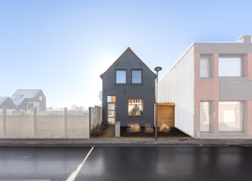 Instapklare woning met 2 slaapkamers op centrale ligging te Zwevezele!