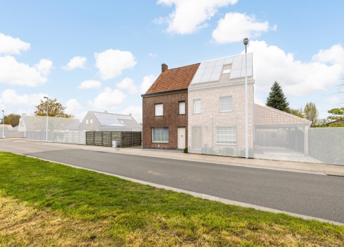 Halfopen bebouwing op rustige ligging te Oostrozebeke!