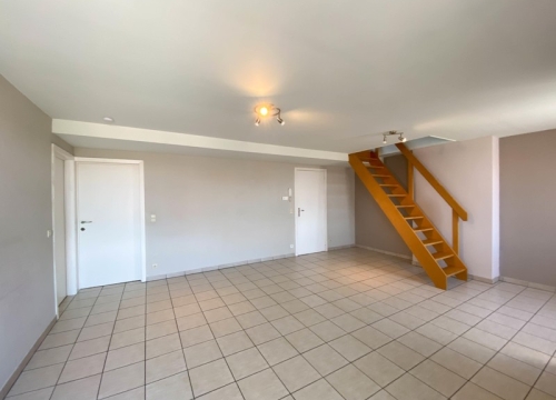 Instapklaar duplex-appartement met twee slaapkamers te Ardooie!