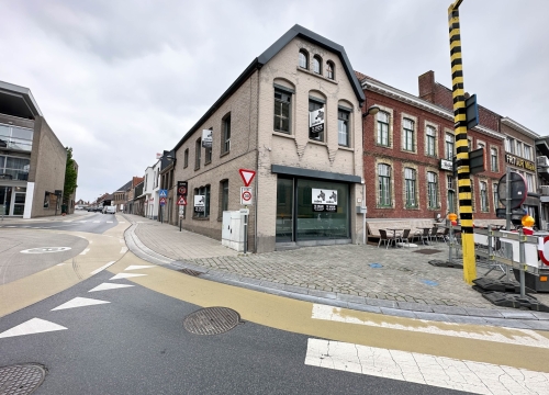 Recent gerenoveerd appartement met 2 slaapkamers in het centrum van Hooglede!
