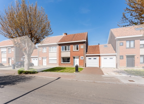 Verzorgde gezinswoning met 3 slaapkamers en garage te Wevelgem!