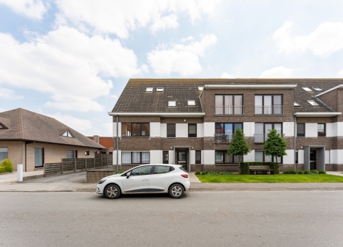 Instapklaar appartement met 3 slaapkamers & garage te Oostrozebeke