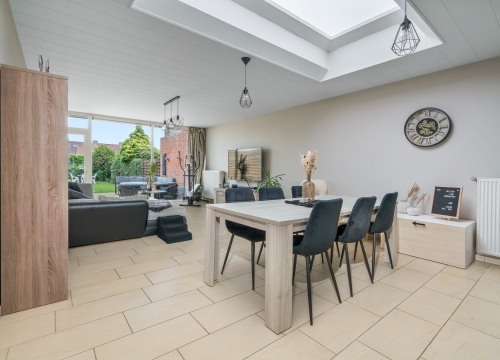 Instapklare gezinswoning met 4 slaapkamers, tuin & garage te Lendelede!