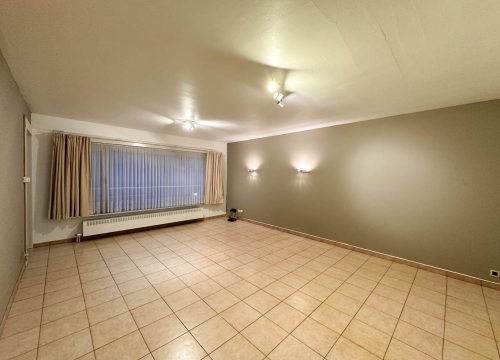 Instapklaar appartement met 2 slaapkamers & garage te Roeselare!