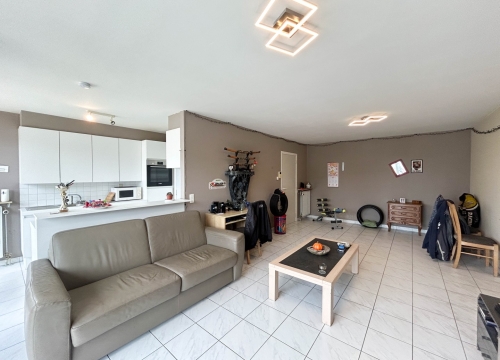 Instapklaar & centraal gelegen appartement met balkon te Roeselare!