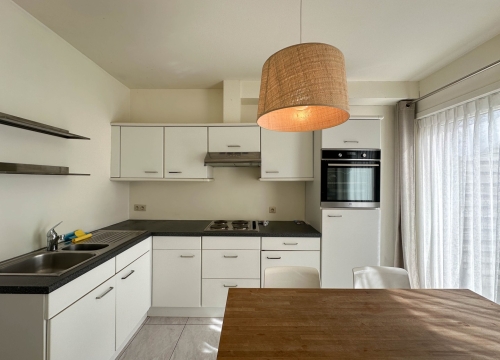 Instapklare woning met 3 slaapkamers & garage op centrale ligging te Assebroek!