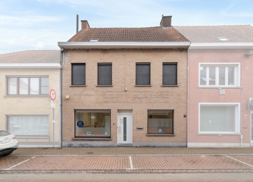 Handelspand met woonst, gezellige tuin, uitweg & garage te Meulebeke!