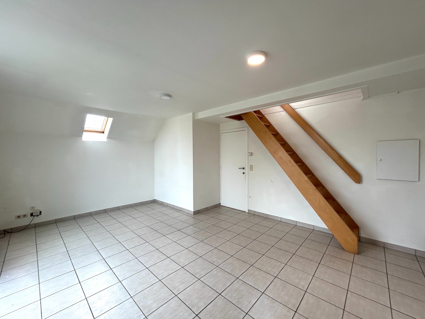 Instapklaar duplex-appartement met twee slaapkamers te Ardooie!