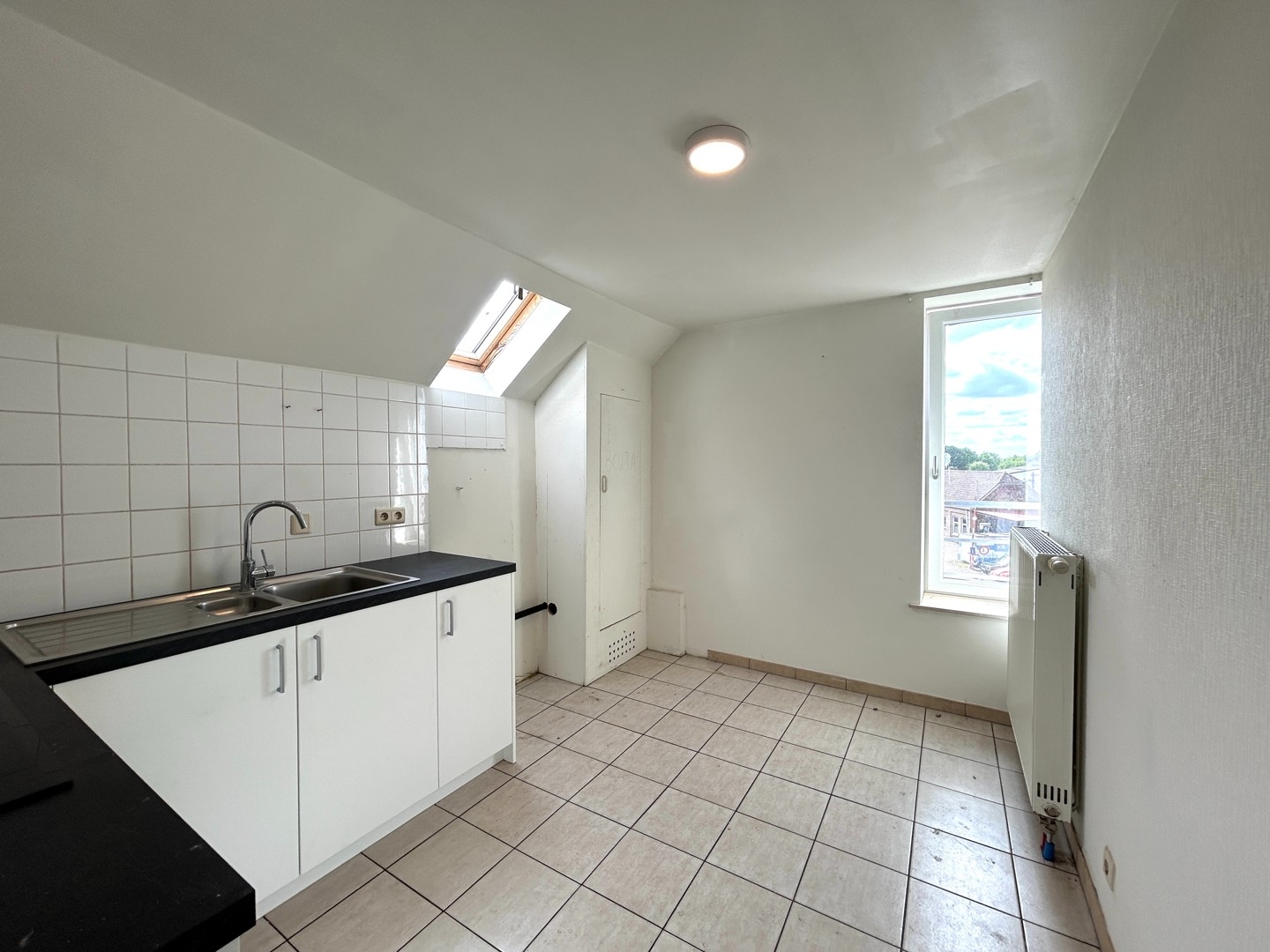 Instapklaar duplex-appartement met twee slaapkamers te Ardooie!