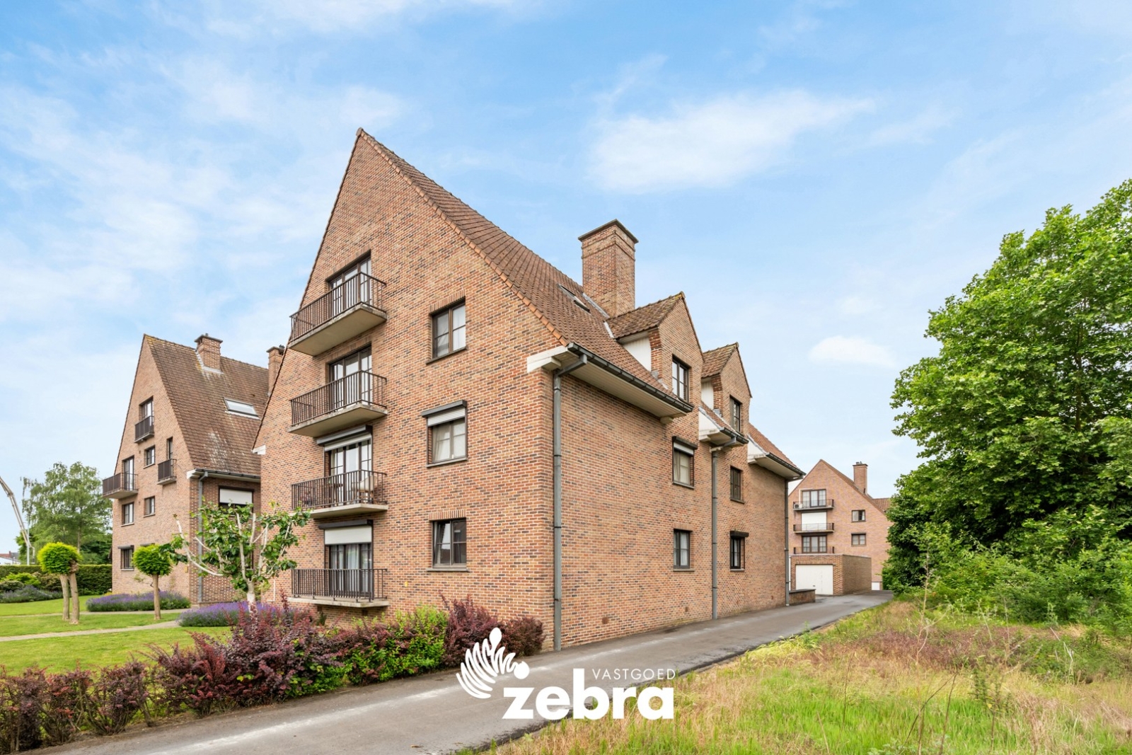 Ruim & instapklaar appartement met garage op een centrale ligging te Harelbeke!