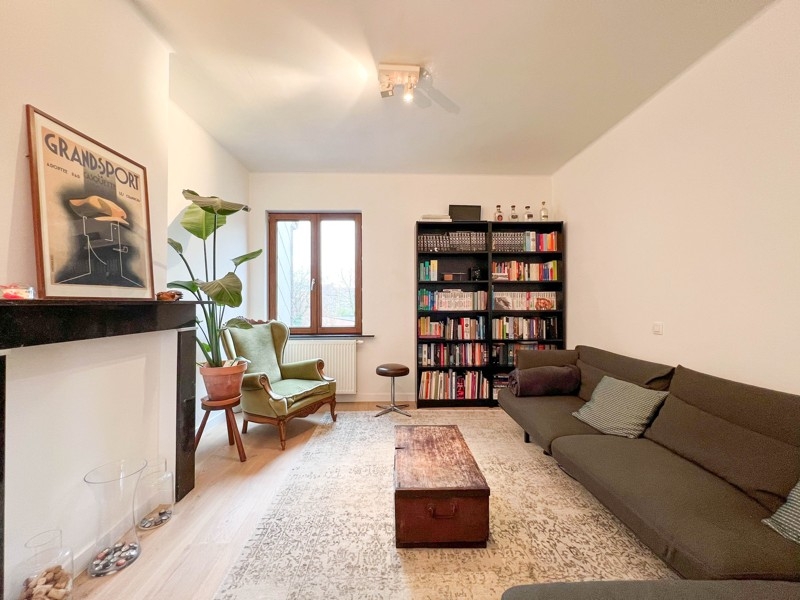 Instapklare woning met commerciële ruimte, tuin & garage te centrum Tielt!