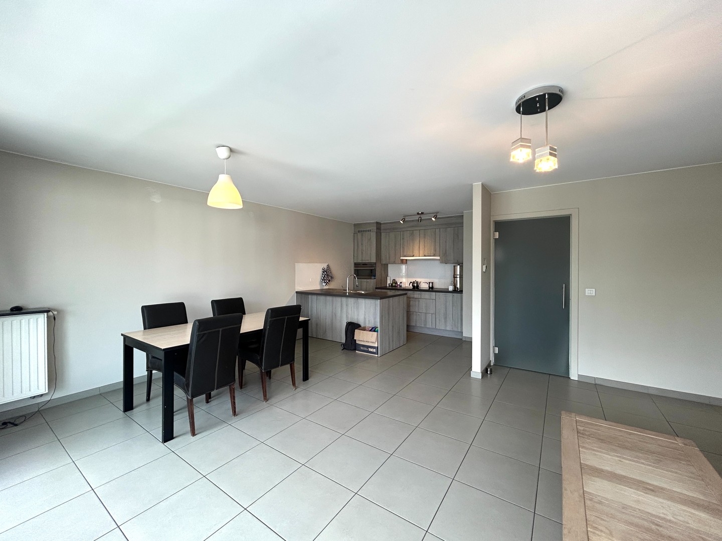 Instapklaar twee-slaapkamerappartement met 2 terrassen te centrum Roeselare!